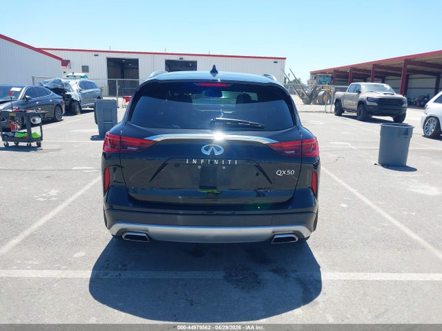 INFINITI Qx Essential