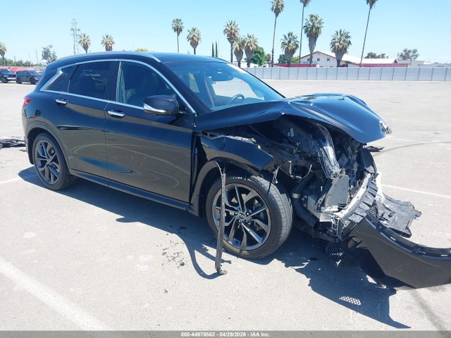 Salvage INFINITI Qx Image