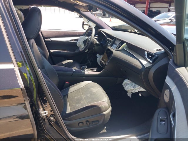INFINITI Qx Essential