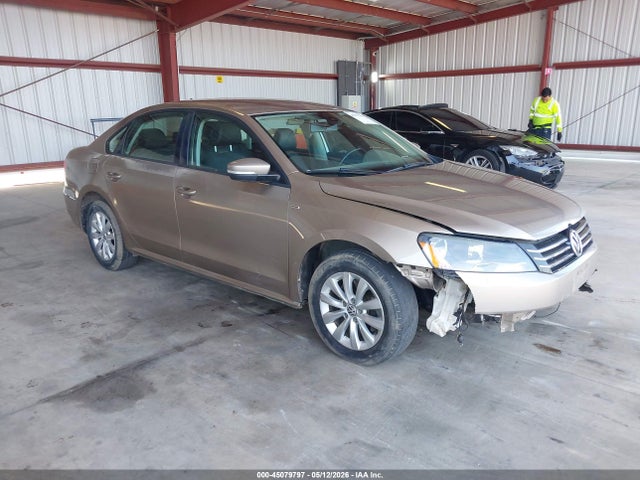 Salvage Volkswagen Passat Image
