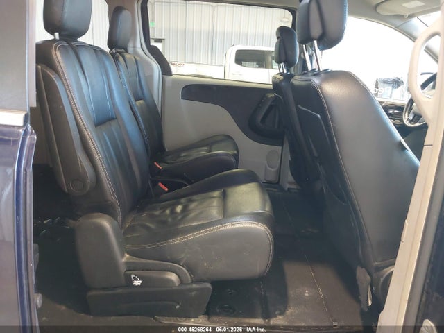 Chrysler Town & Country Touring