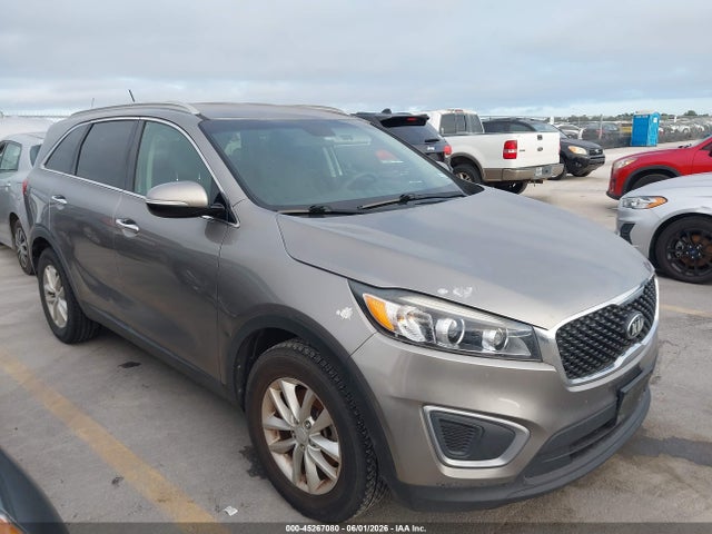 Salvage Kia Sorento Image