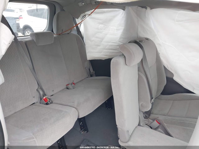 Toyota Sienna Le