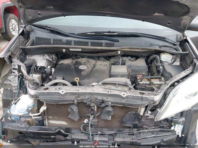 Toyota Sienna Le