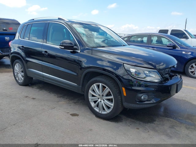 Salvage Volkswagen Tiguan Image