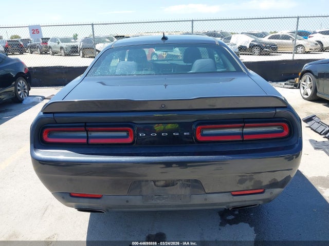 Dodge Challenger Sxt