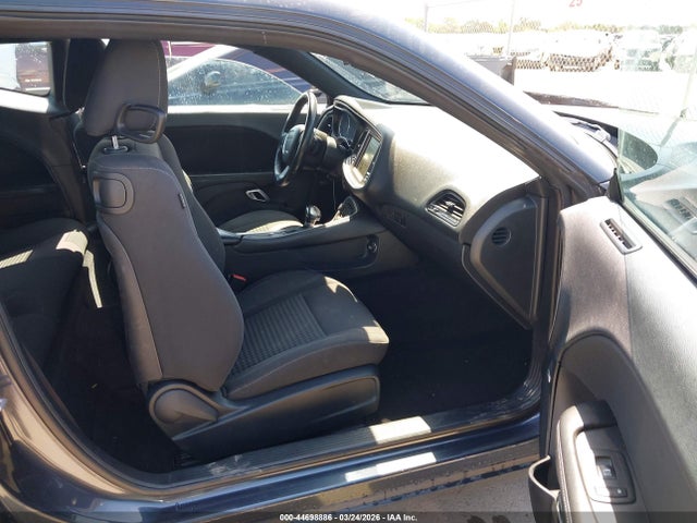 Dodge Challenger Sxt