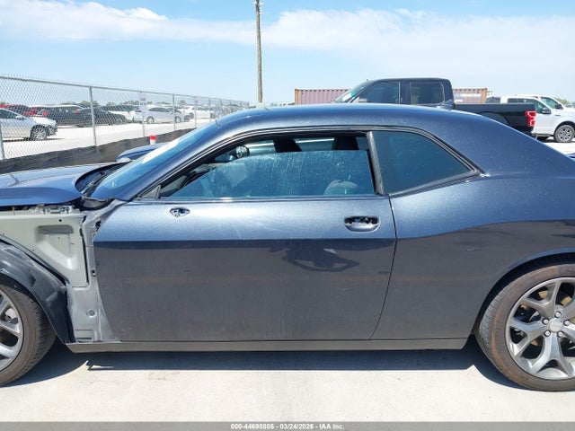 Dodge Challenger Sxt