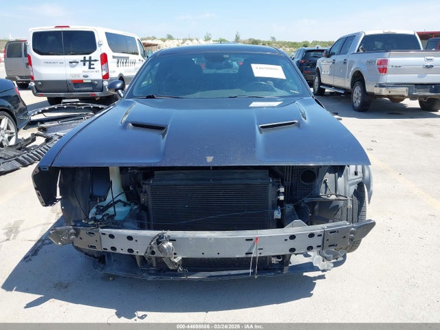 Dodge Challenger Sxt