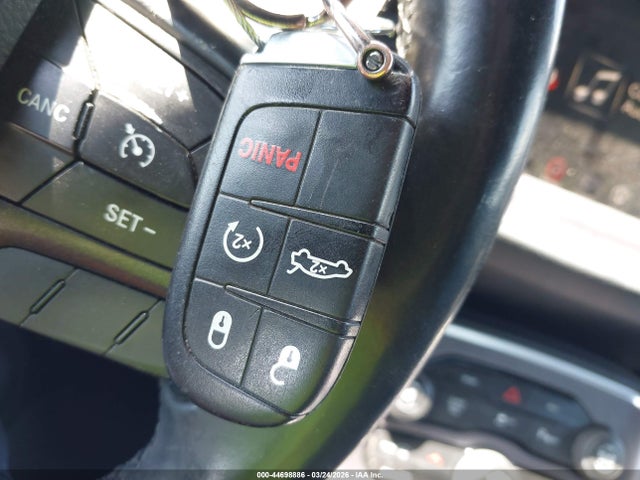 Dodge Challenger Sxt