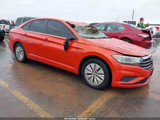 Salvage Volkswagen Jetta Image