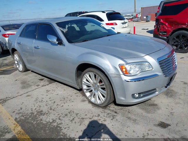 Salvage Chrysler 300c Image