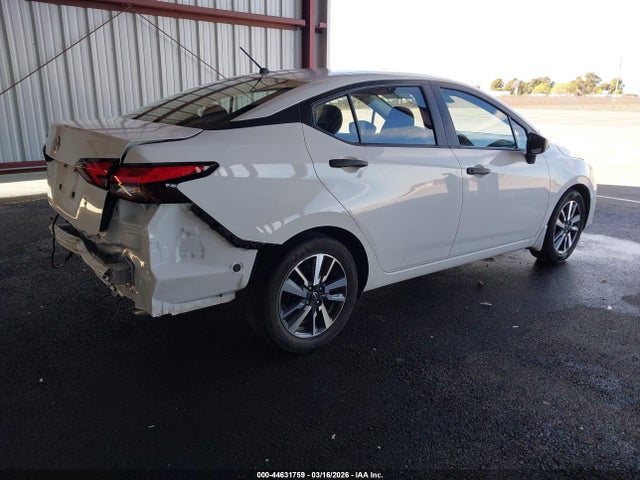 Nissan Versa 1.6 S