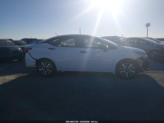 Nissan Versa 1.6 S