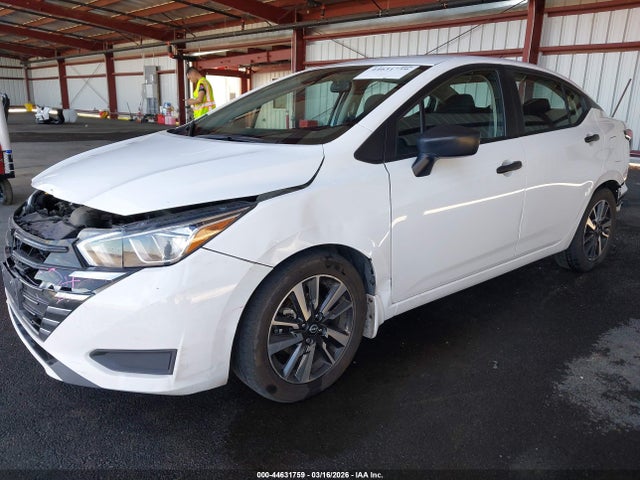 Nissan Versa 1.6 S