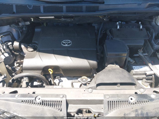 Toyota Sienna Se
