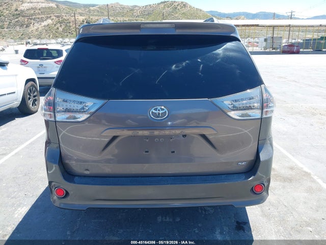 Toyota Sienna Se