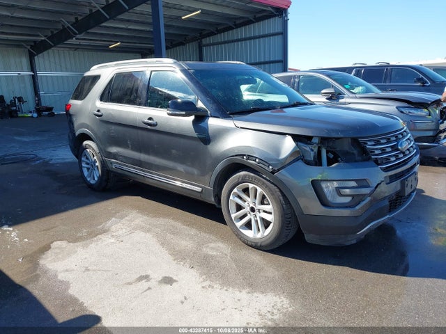 Salvage Ford Explorer Image