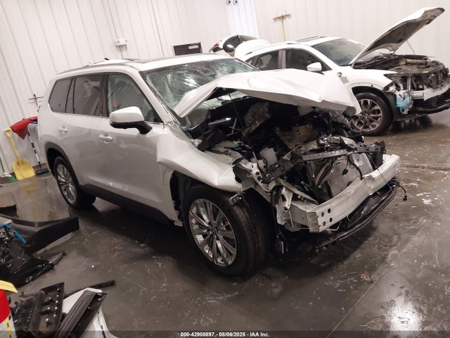 Salvage Toyota Grand Highlander Image