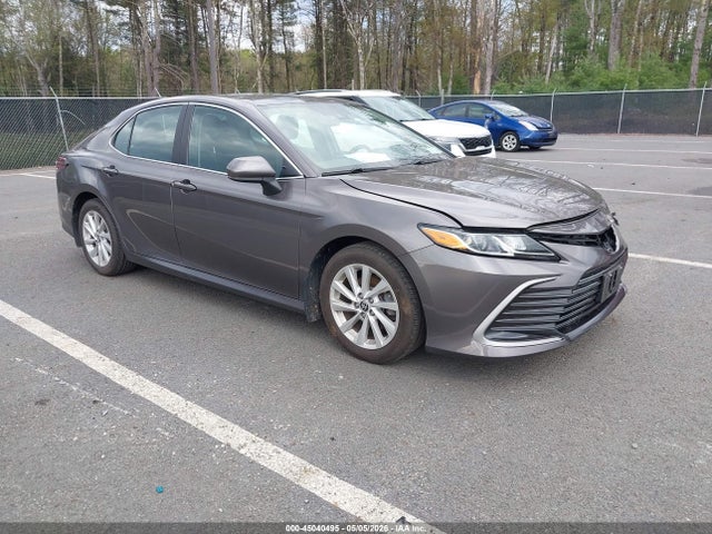 Salvage Toyota Camry Image