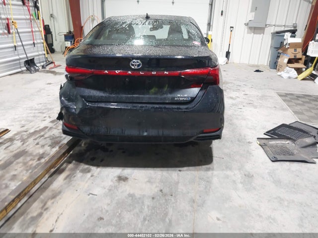 Toyota Avalon Hybrid Xle