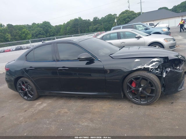 Alfa Romeo Giulia Ti Rwd