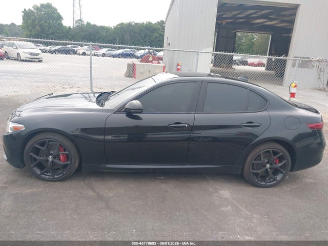 Alfa Romeo Giulia Ti Rwd