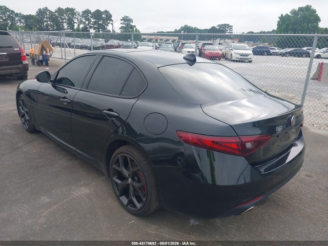 Alfa Romeo Giulia Ti Rwd