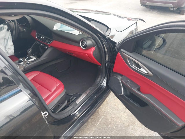 Alfa Romeo Giulia Ti Rwd