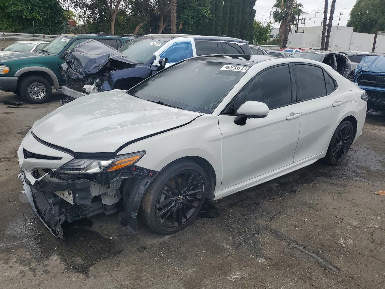 Salvage Toyota Camry Image
