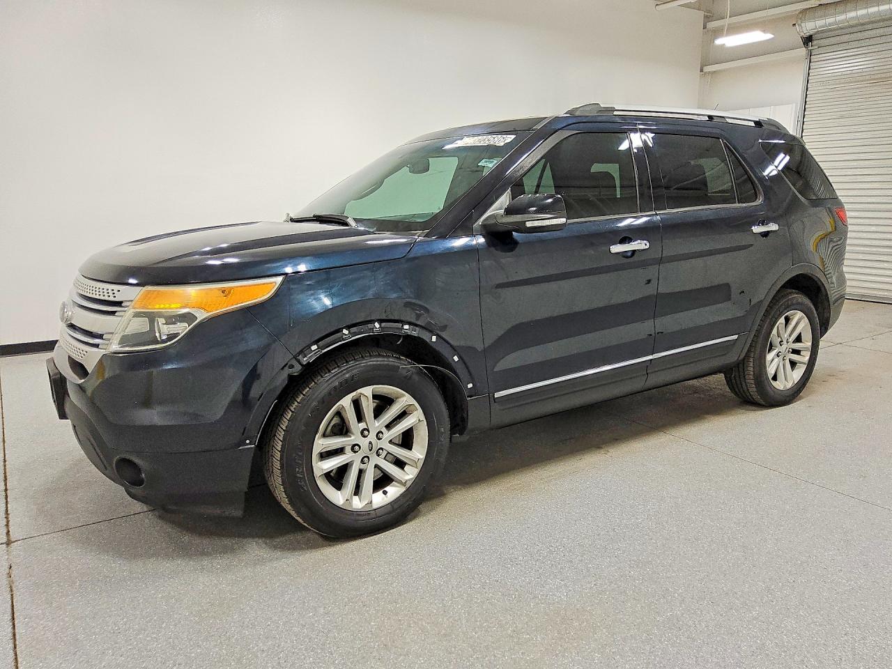 Salvage Ford Explorer Image