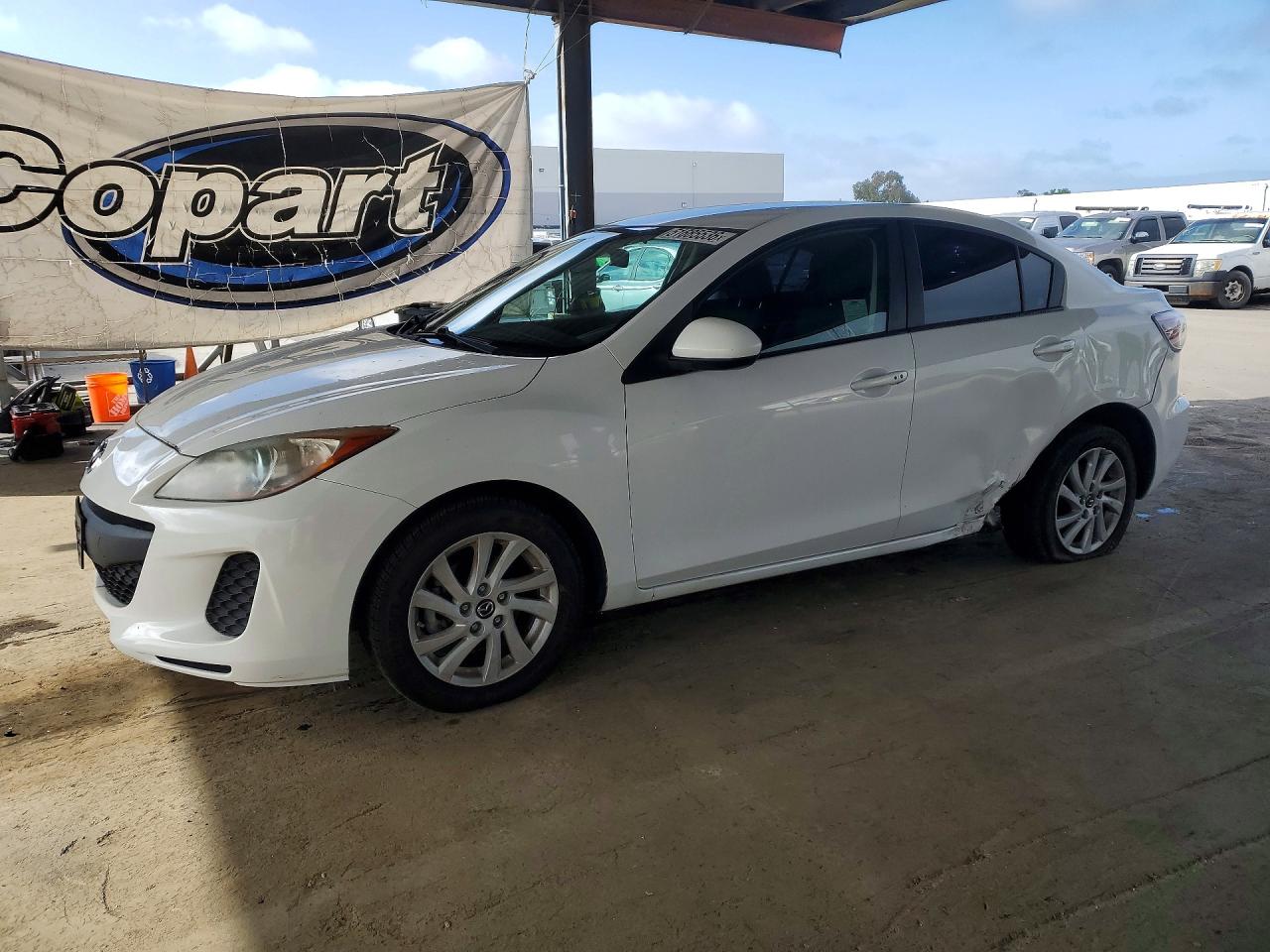 Salvage Mazda 3 Image