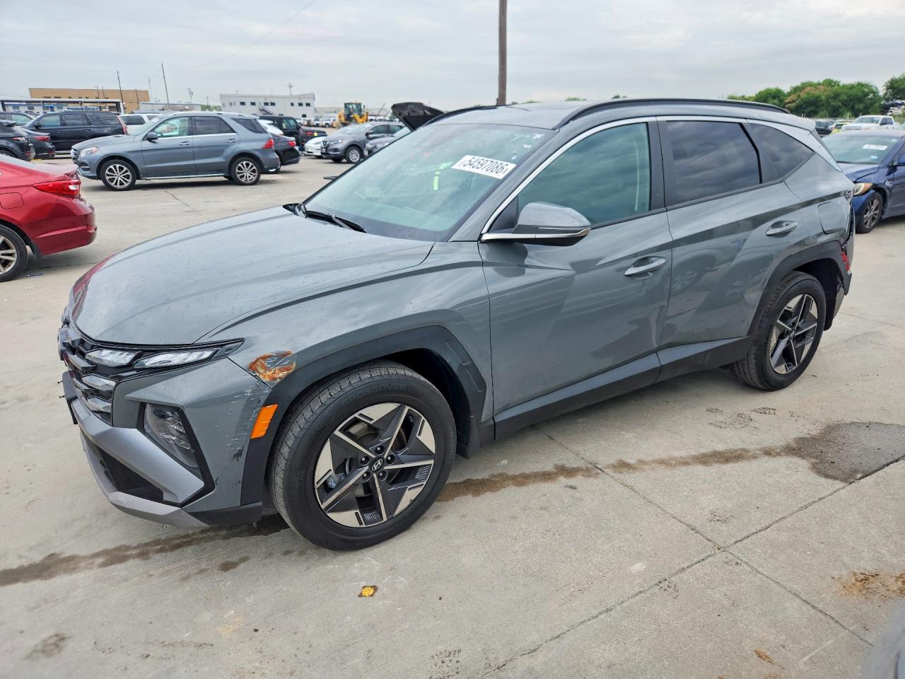 Salvage Hyundai TUCSON Image