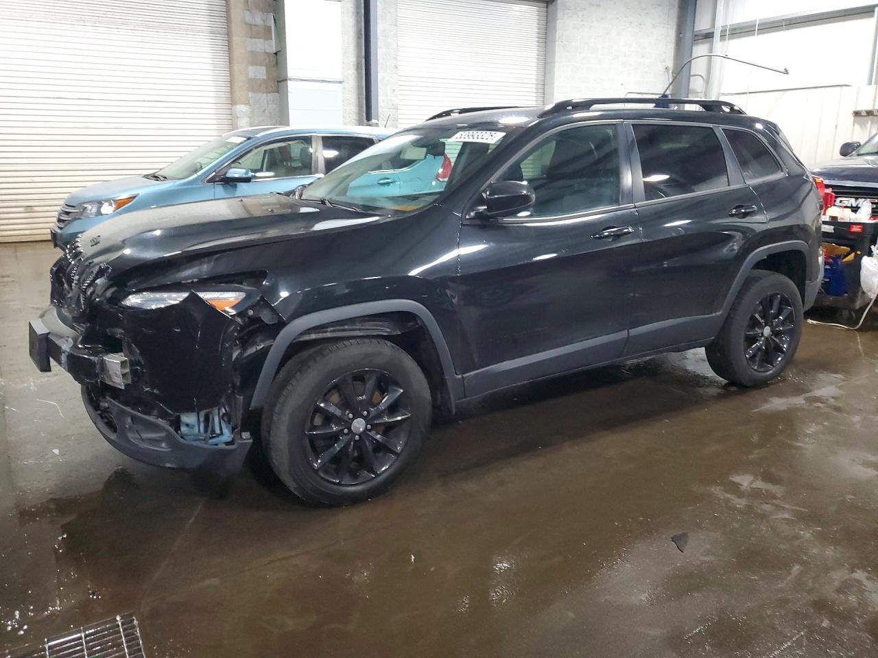 Salvage Jeep Cherokee Image