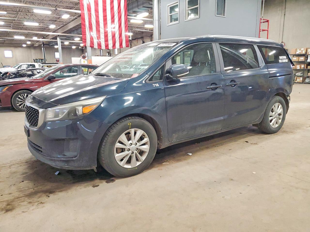 Salvage Kia Sedona Image