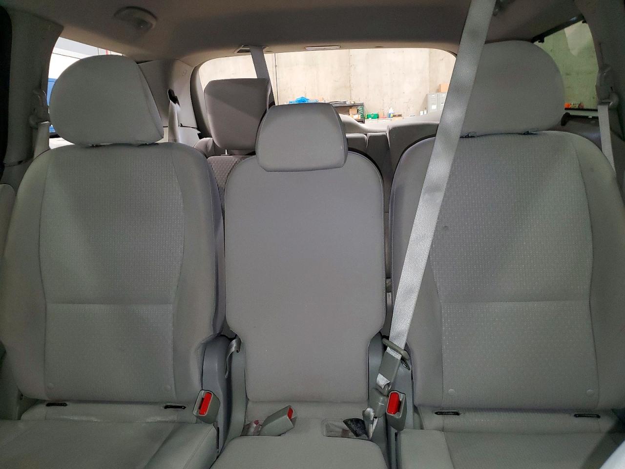 Kia Sedona Lx