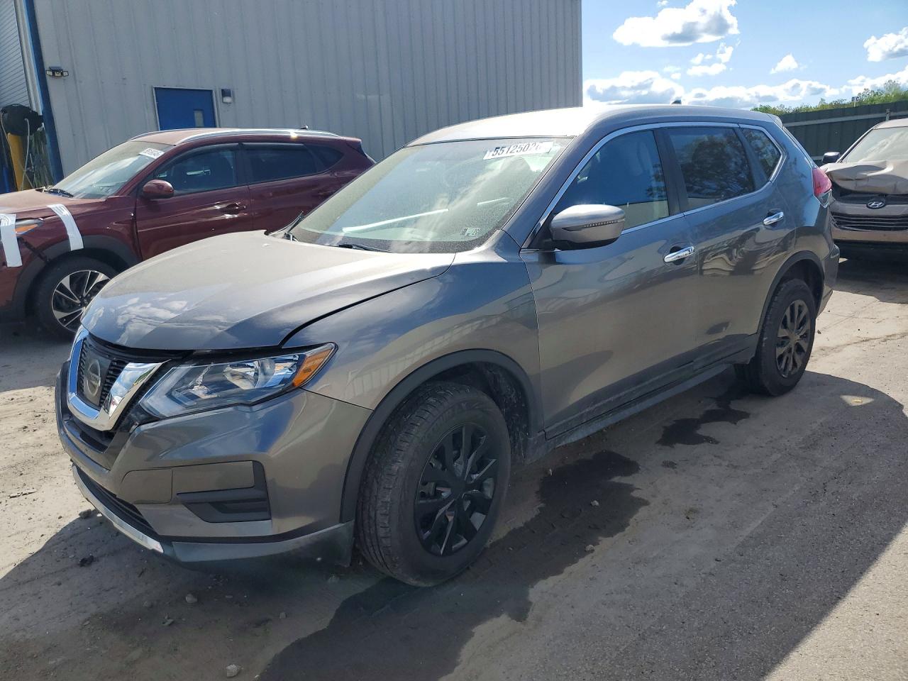 Salvage Nissan Rogue Image