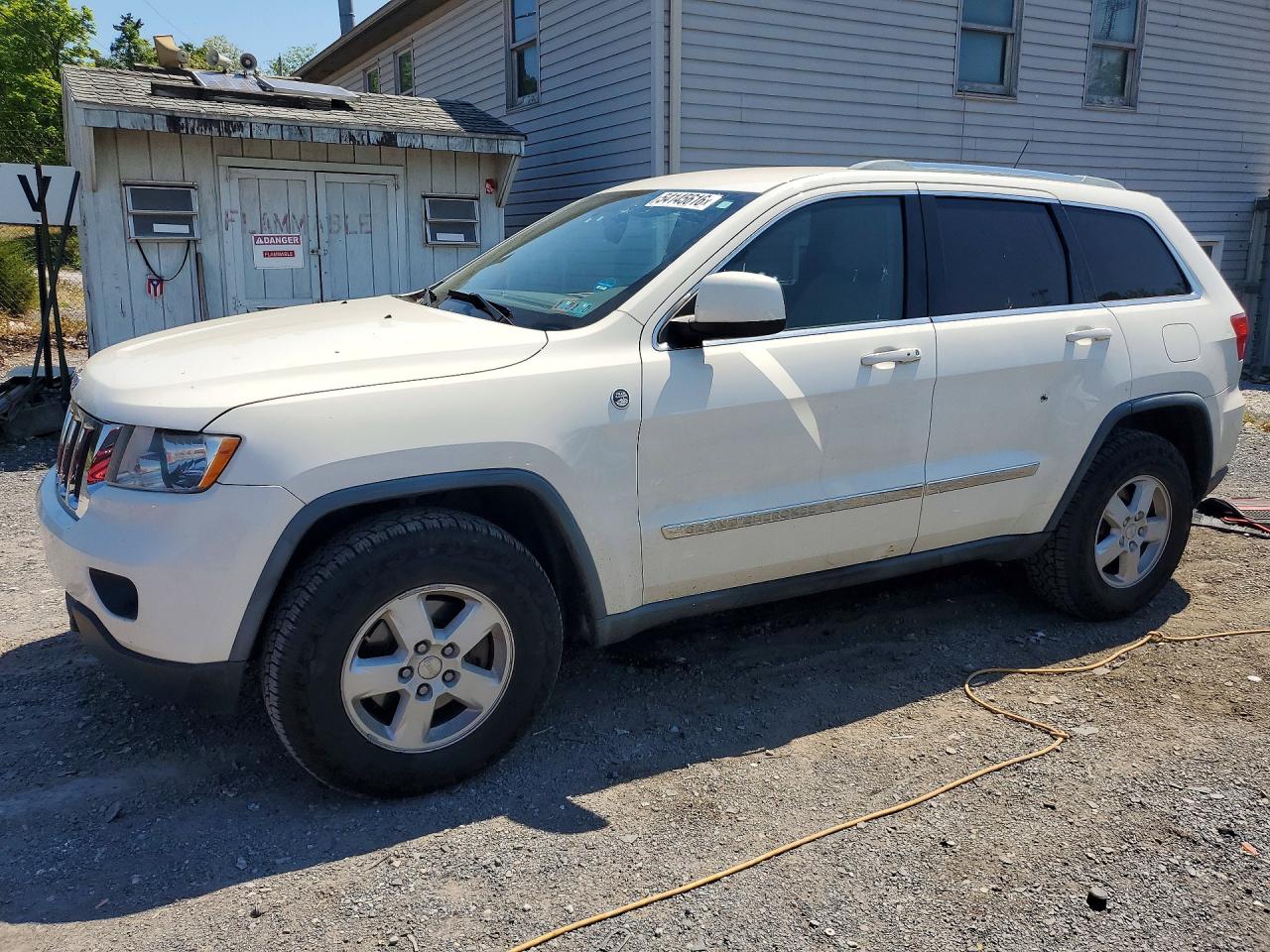 Salvage Jeep Cherokee Image