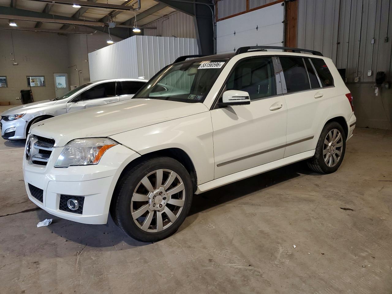 Salvage Mercedes-Benz GLK Image