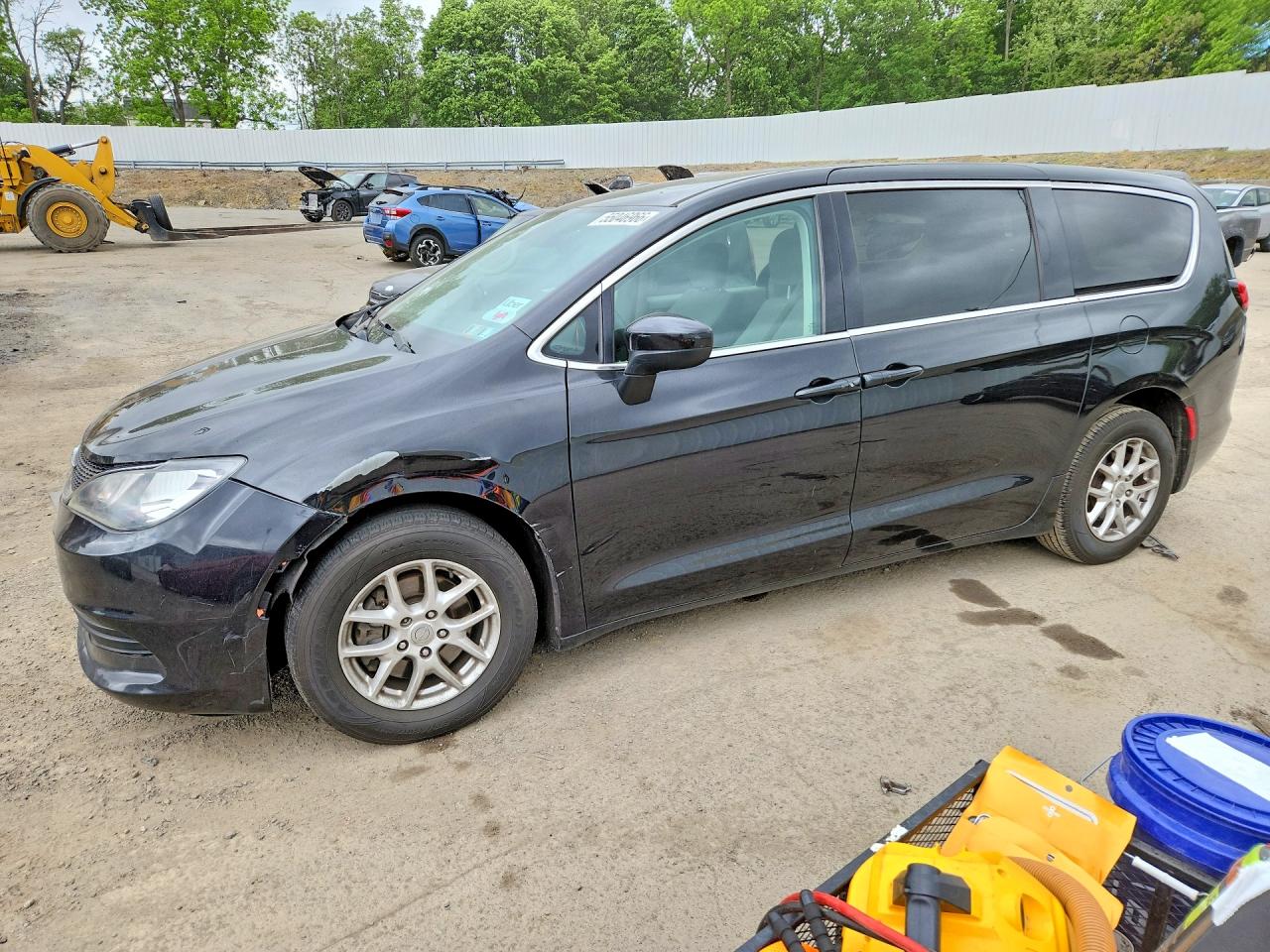 Salvage Chrysler Pacifica Image