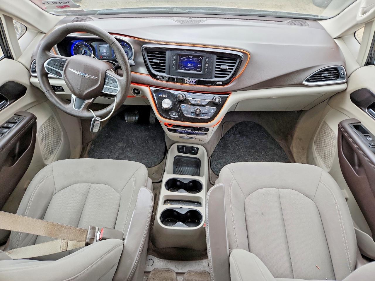 Chrysler Pacifica Touring