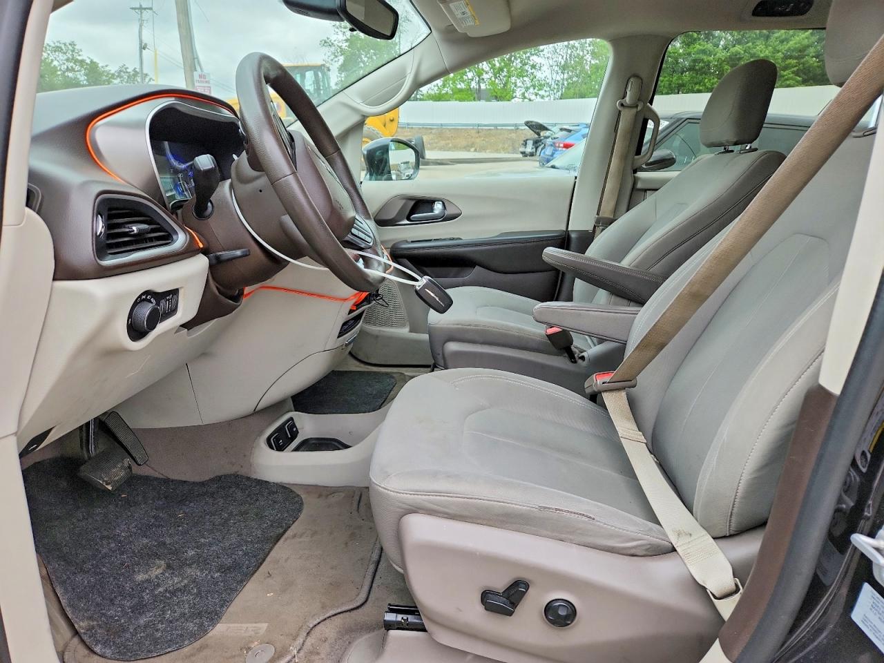Chrysler Pacifica Touring