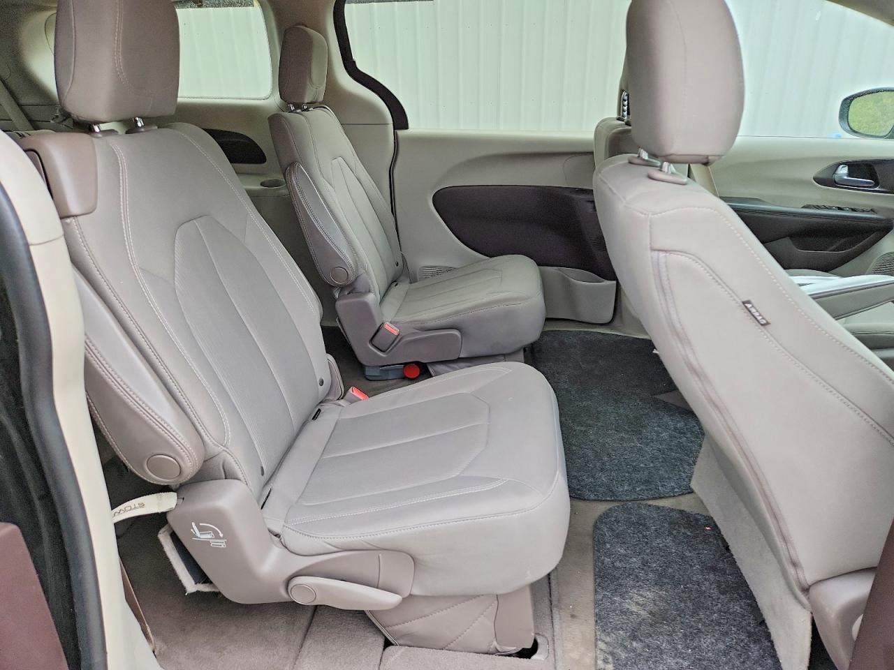 Chrysler Pacifica Touring