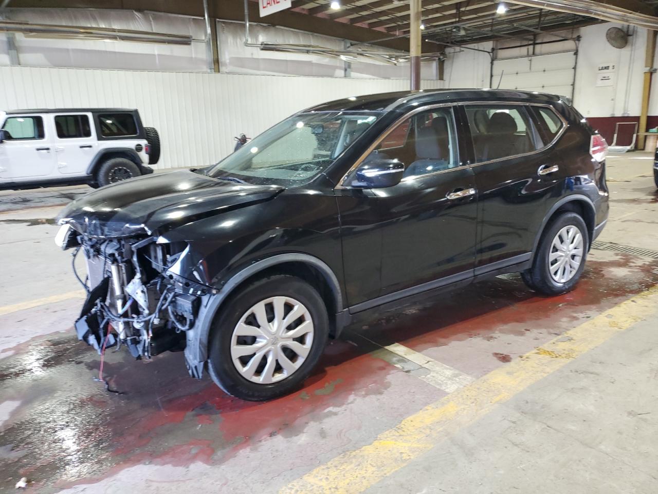 Salvage Nissan Rogue Image