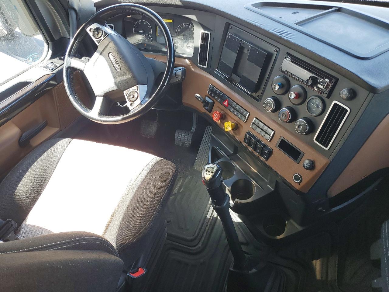 Freightliner Cascadia 126