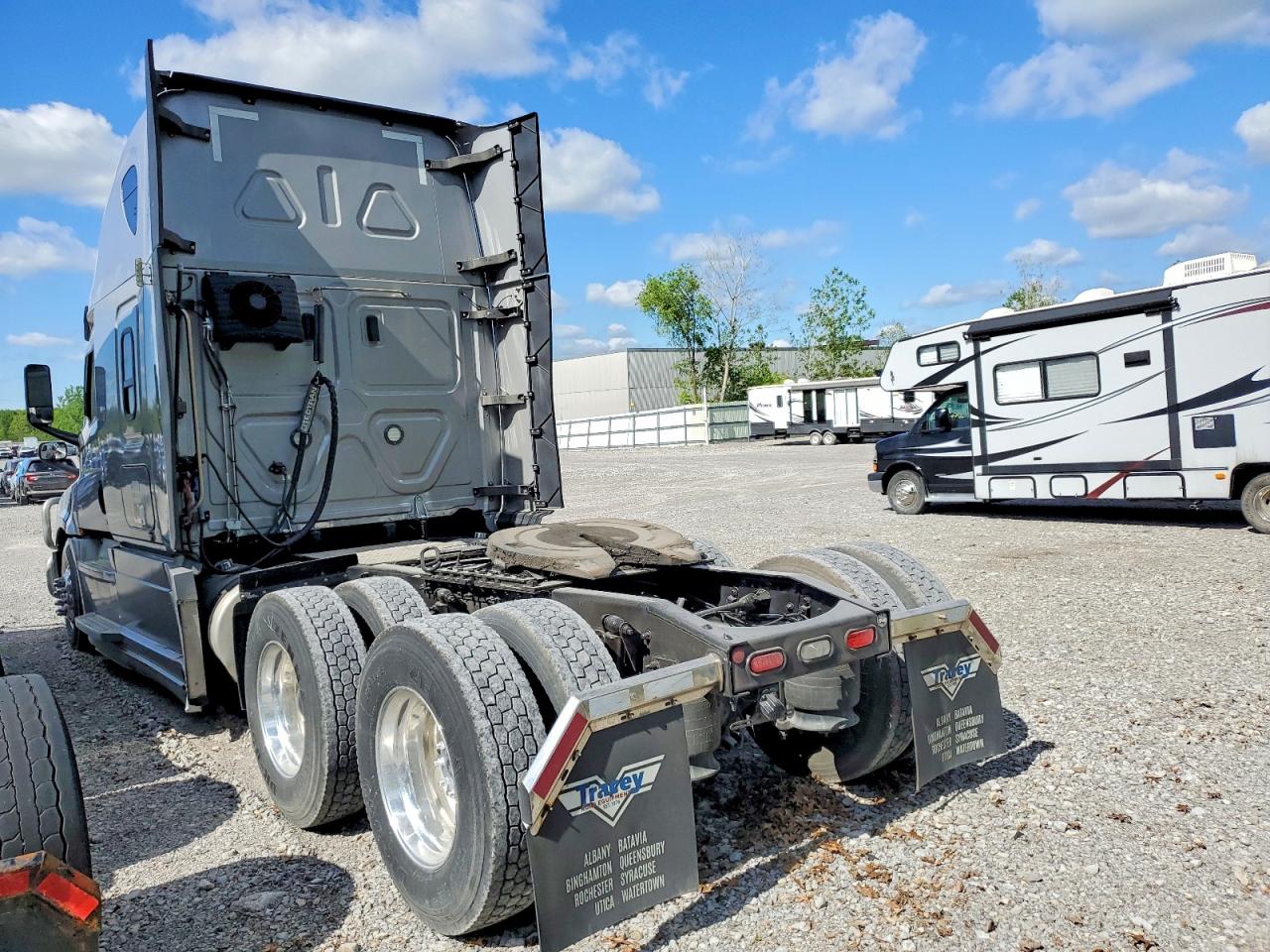 Freightliner Cascadia 126