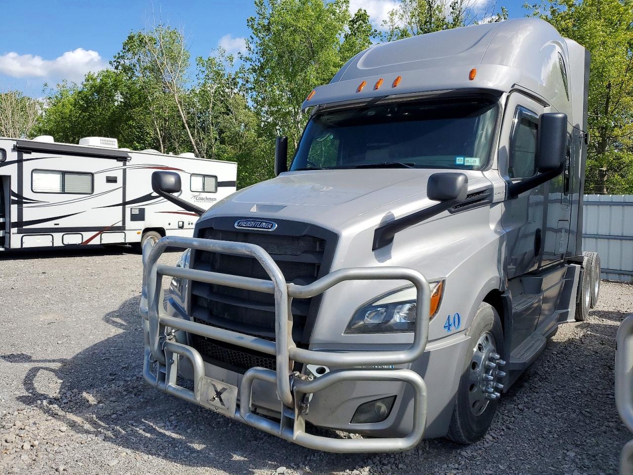 Freightliner Cascadia 126