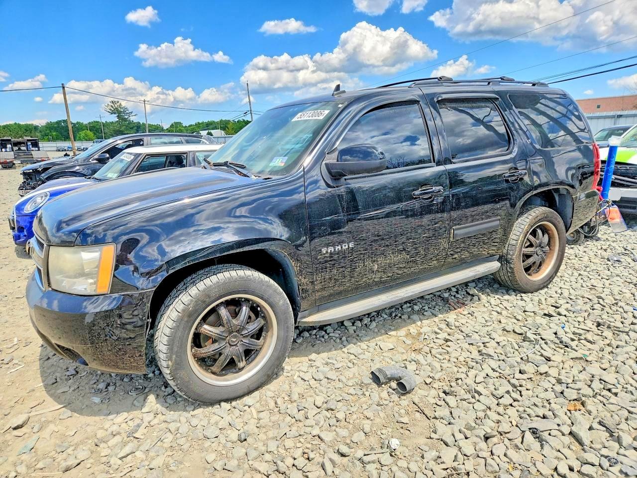 Salvage Chevrolet Tahoe Image