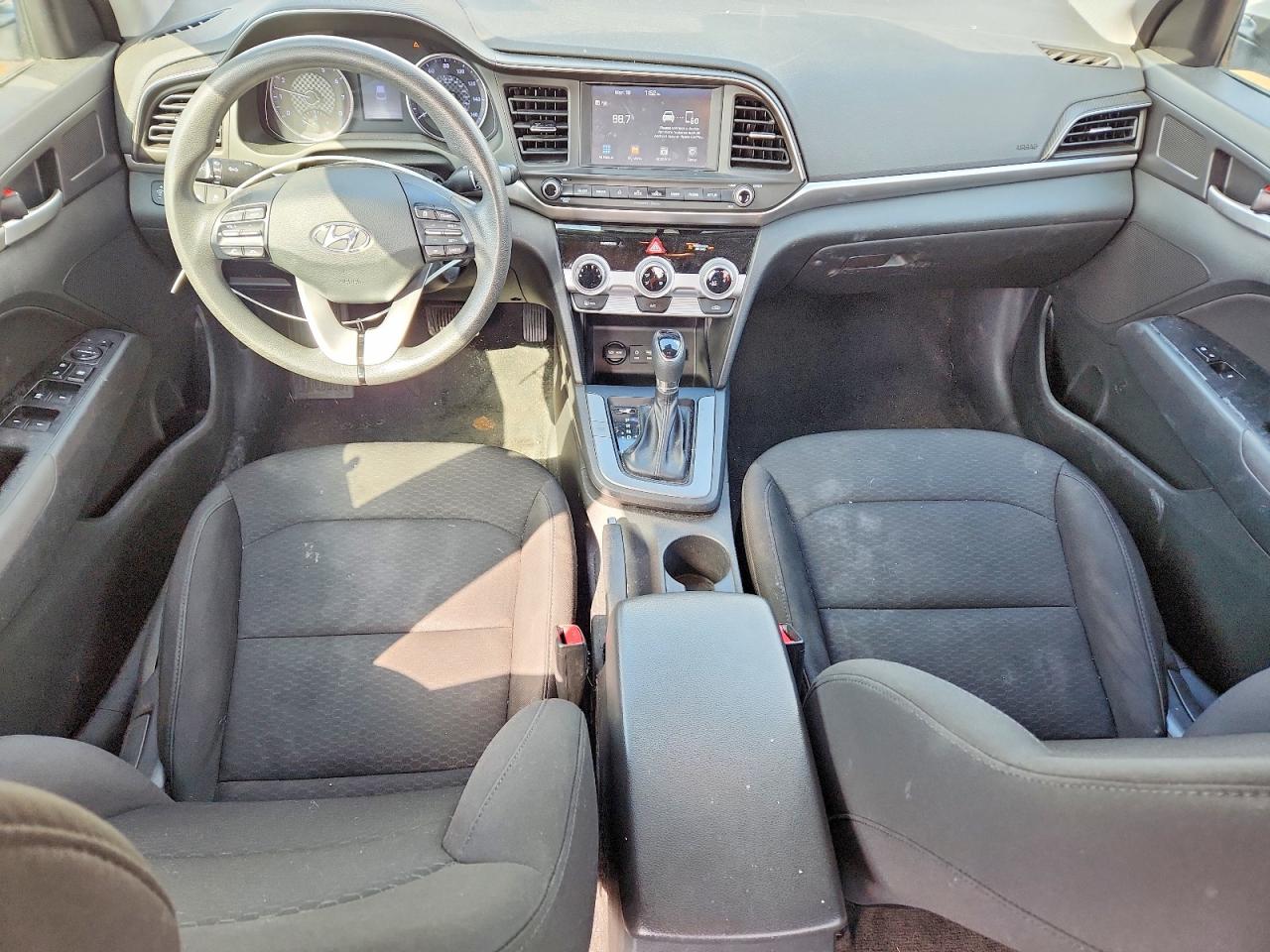 Hyundai ELANTRA Sel