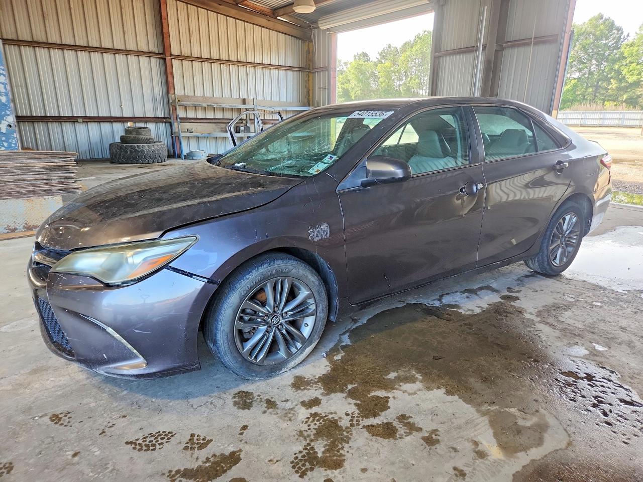 Salvage Toyota Camry Image